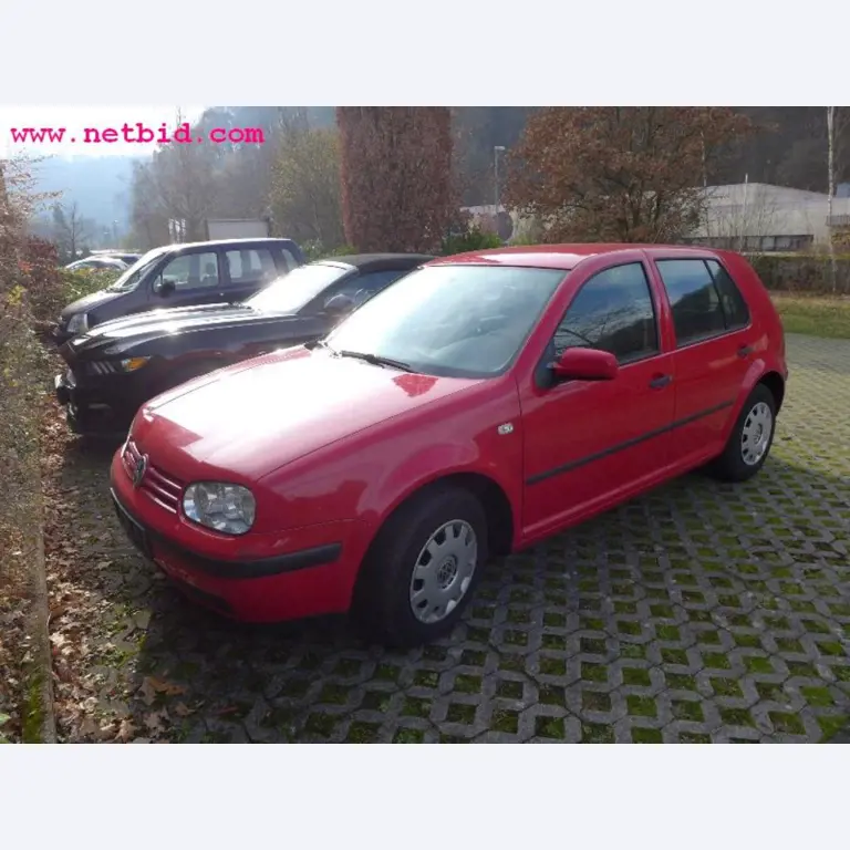 gepflegte Maschinen zur Herstellung von Möbeln-25