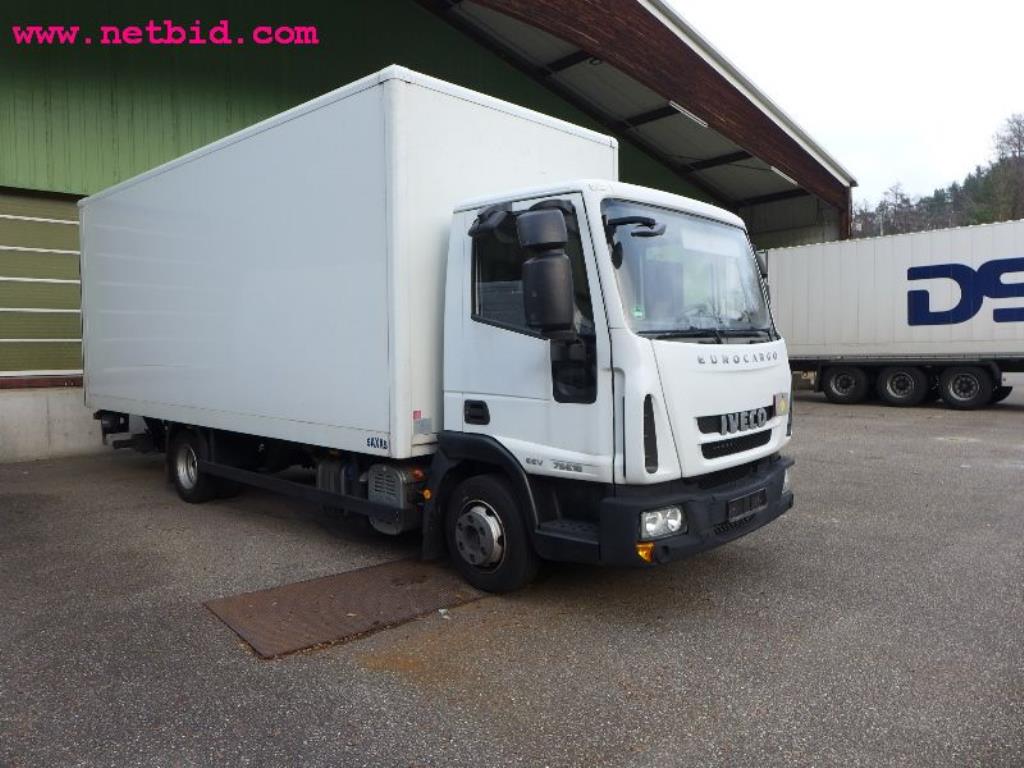 máquinas bem conservadas para a produção de mobiliário-11