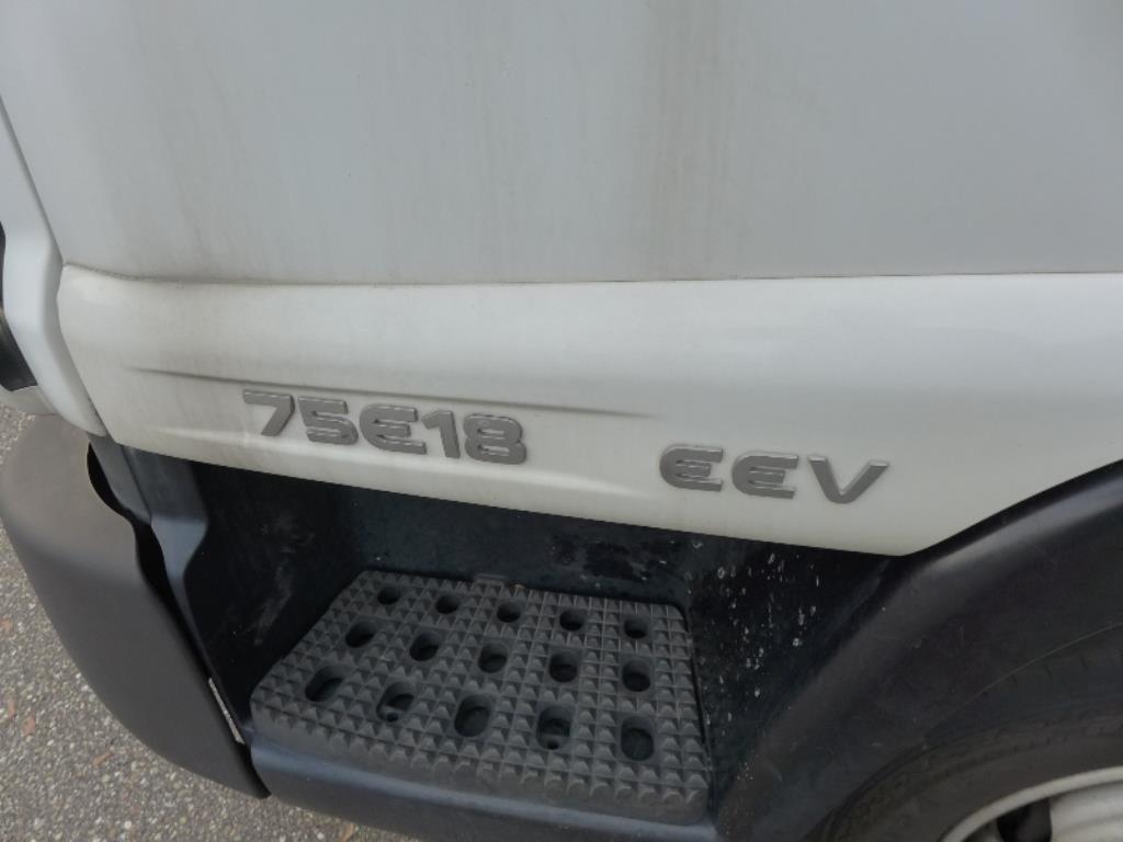 máquinas bem conservadas para a produção de mobiliário-5