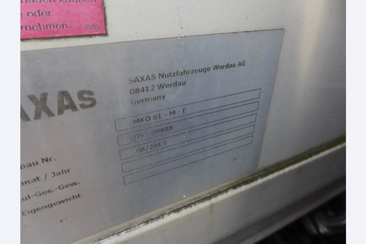 máquinas bem conservadas para a produção de mobiliário-7