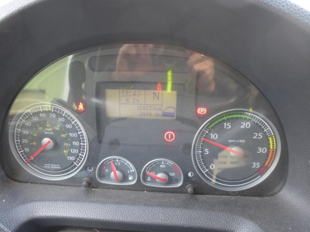 máquinas bem conservadas para a produção de mobiliário-9