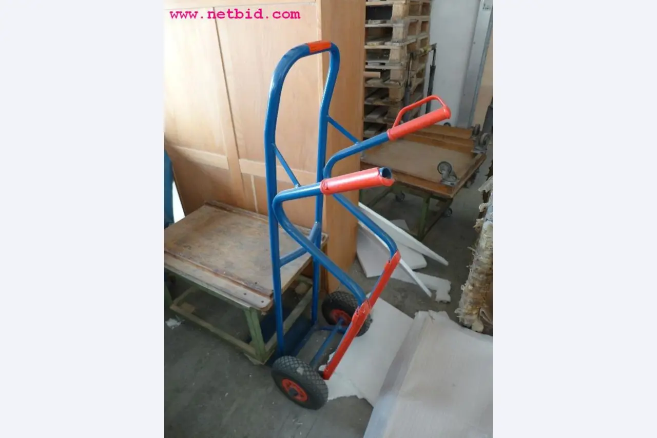 gepflegte Maschinen zur Herstellung von Möbeln-2