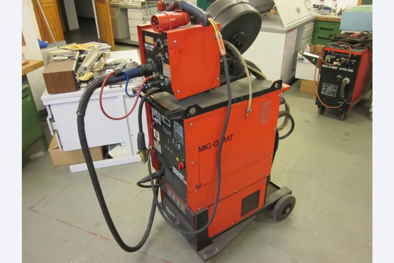 Betriebs- und Geschäftsausstattung einer Berufsbildungsstätte-1