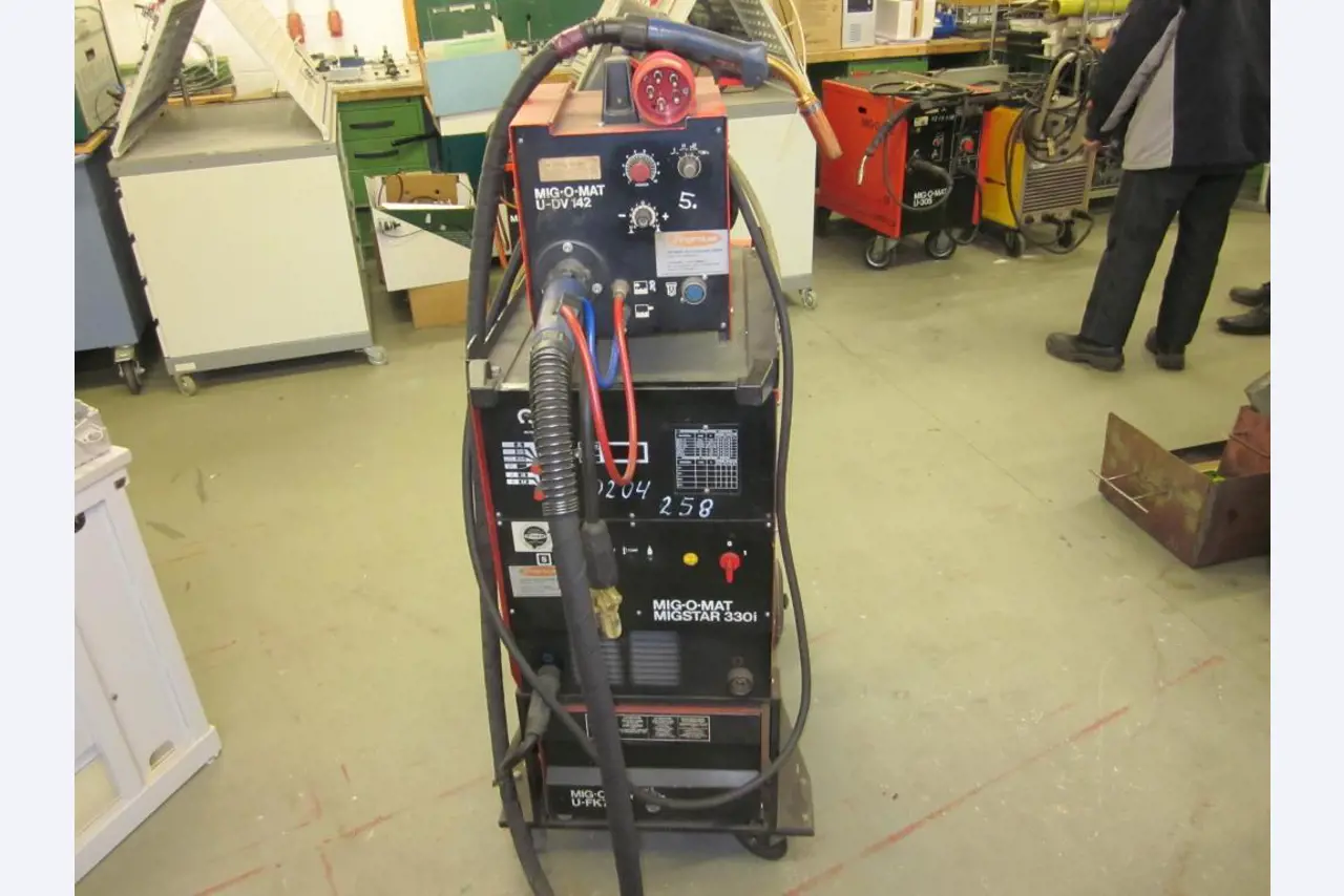 Betriebs- und Geschäftsausstattung einer Berufsbildungsstätte-2