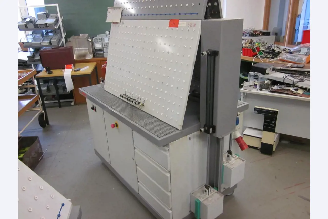 Betriebs- und Geschäftsausstattung einer Berufsbildungsstätte-1