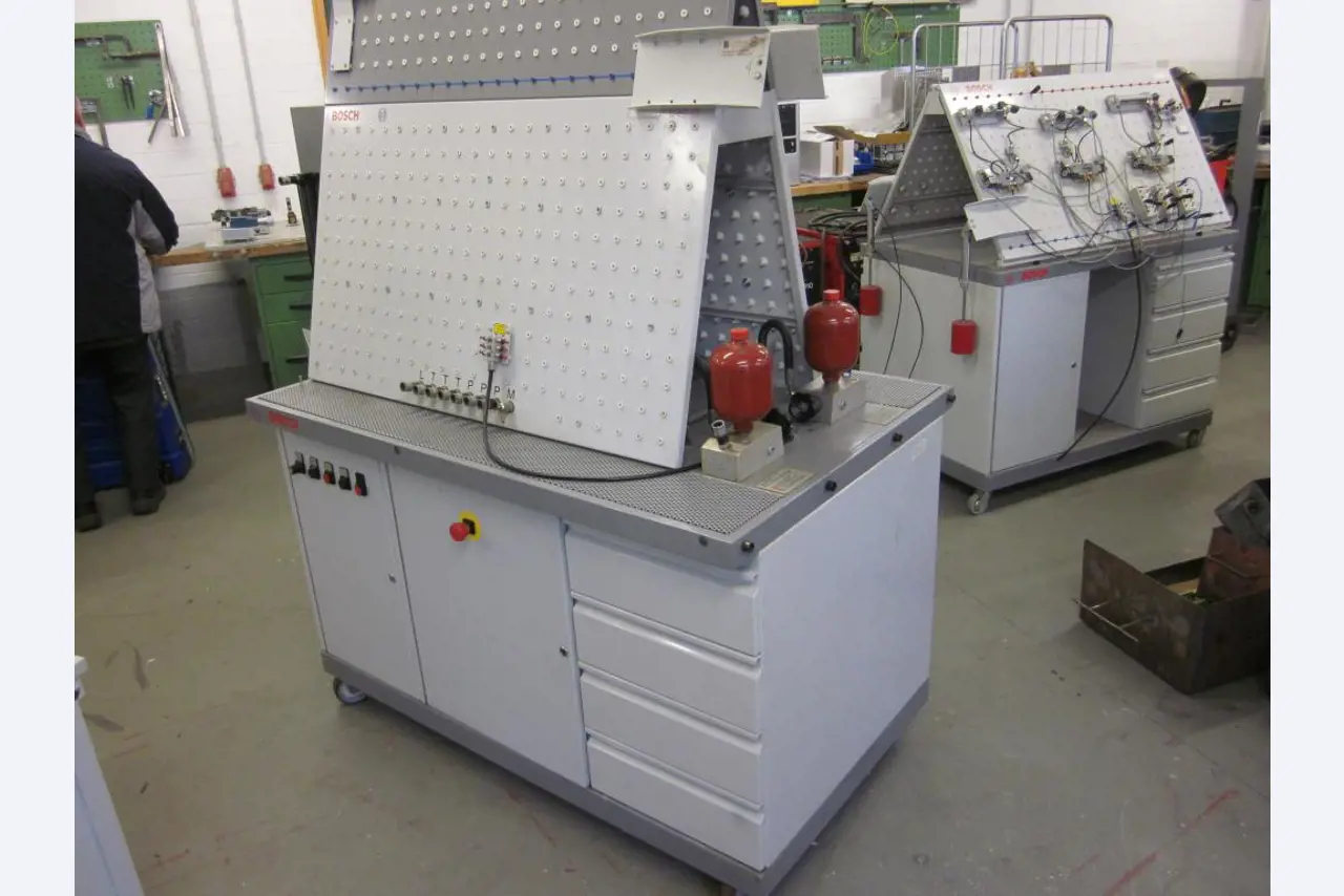 Betriebs- und Geschäftsausstattung einer Berufsbildungsstätte-4