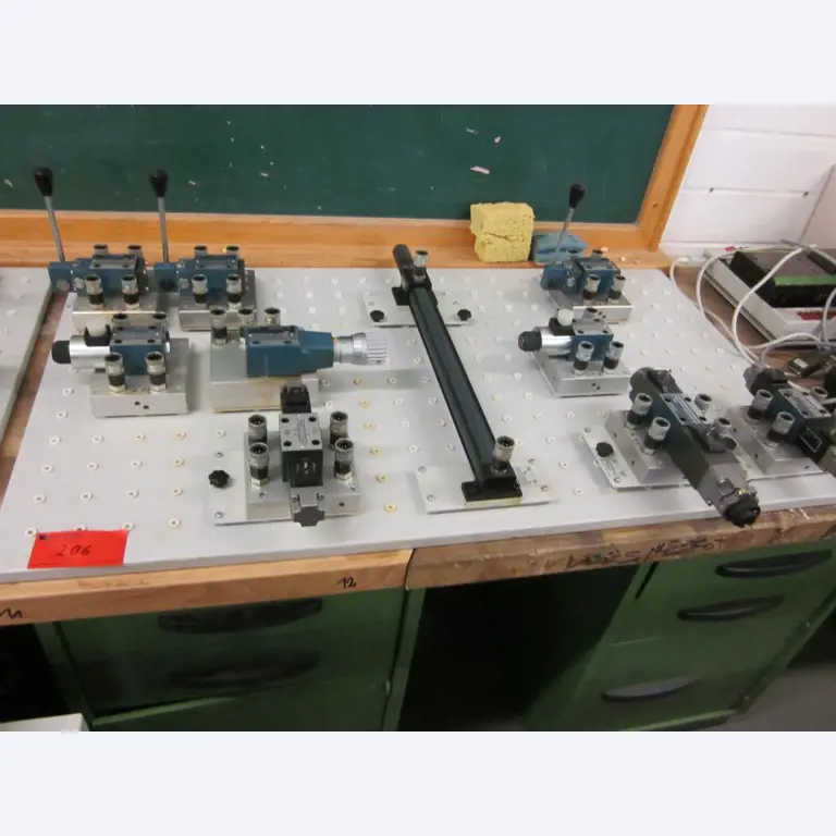 Betriebs- und Geschäftsausstattung einer Berufsbildungsstätte-6