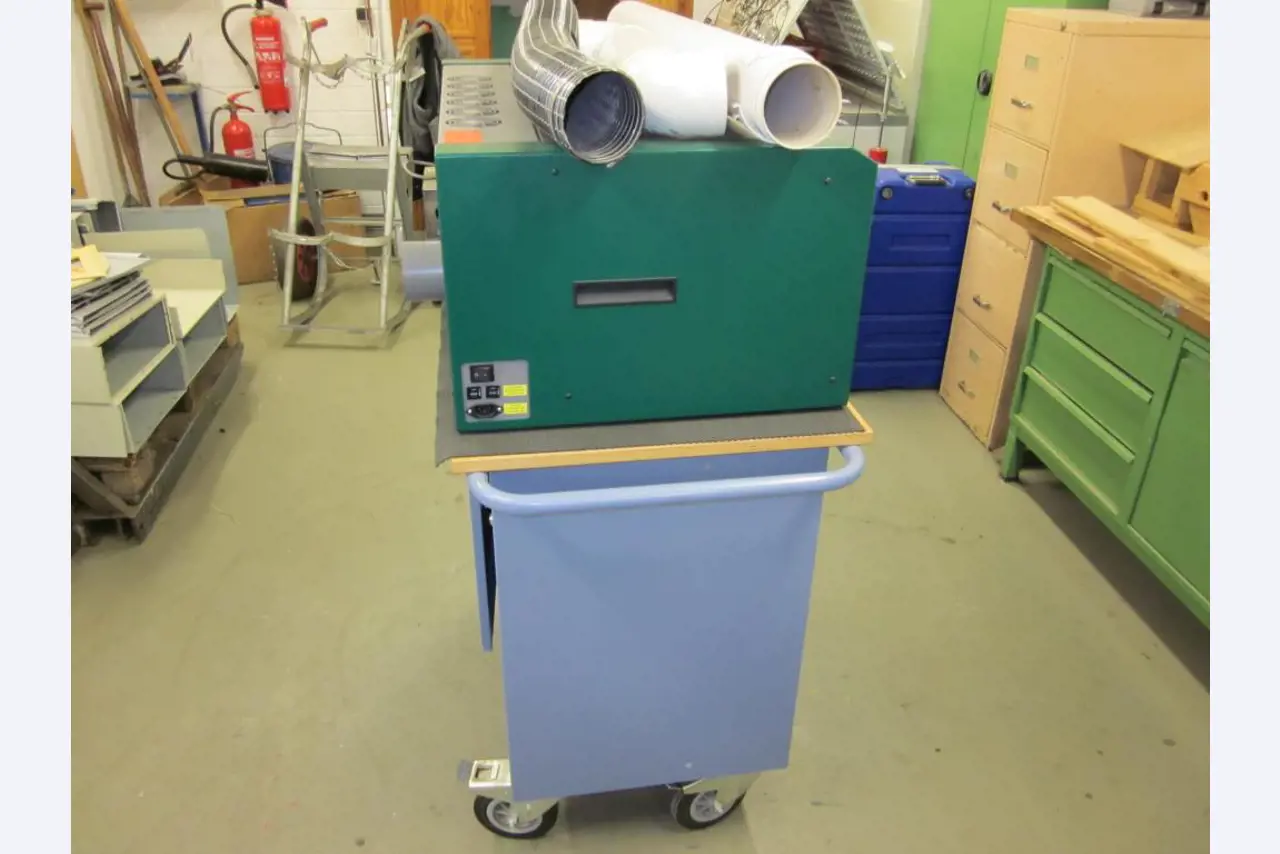 Betriebs- und Geschäftsausstattung einer Berufsbildungsstätte-3