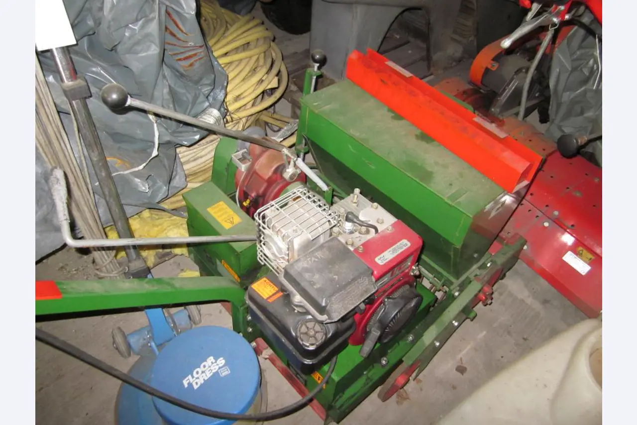 Betriebs- und Geschäftsausstattung einer Berufsbildungsstätte-1