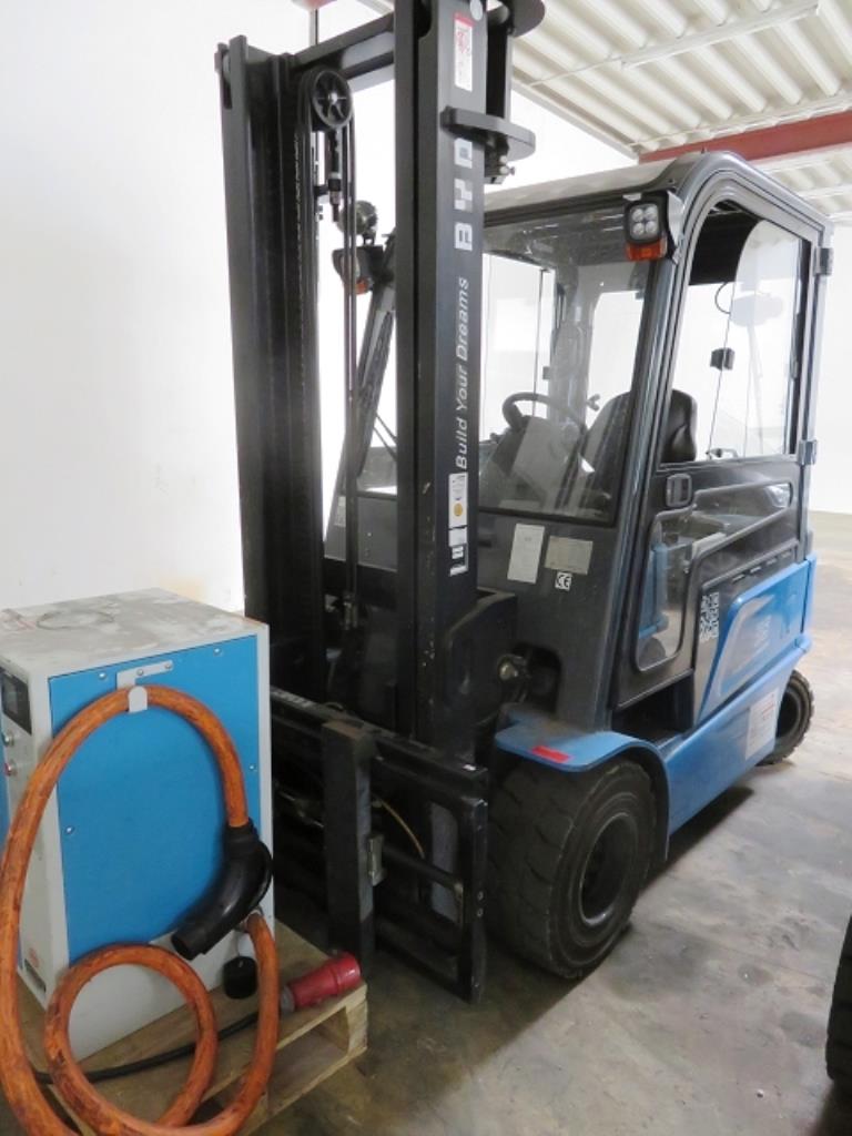 Camiões industriais, equipamento de oficina <br>e frota de veículos-2