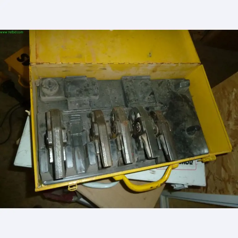 Máquinas e veículos do sector da construção e instalação de aquecimento,<br>fotovoltaica, energia solar térmica-1