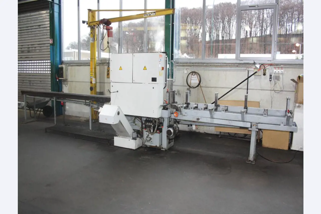 well-maintained machines from the metalworking/ machining sector -2