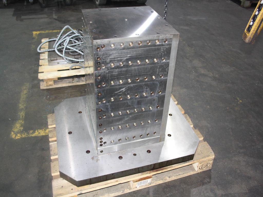 well-maintained machines from the metalworking/ machining sector -1