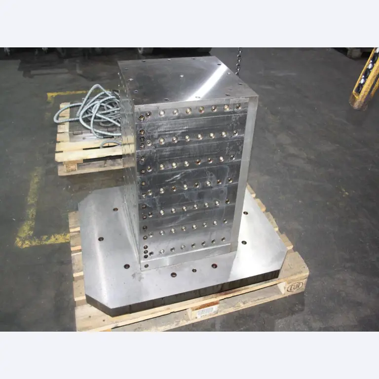 well-maintained machines from the metalworking/ machining sector -1