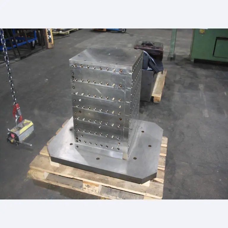 well-maintained machines from the metalworking/ machining sector -2