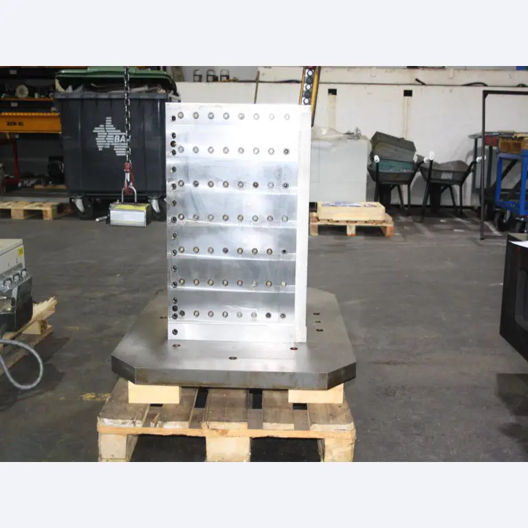 well-maintained machines from the metalworking/ machining sector -3