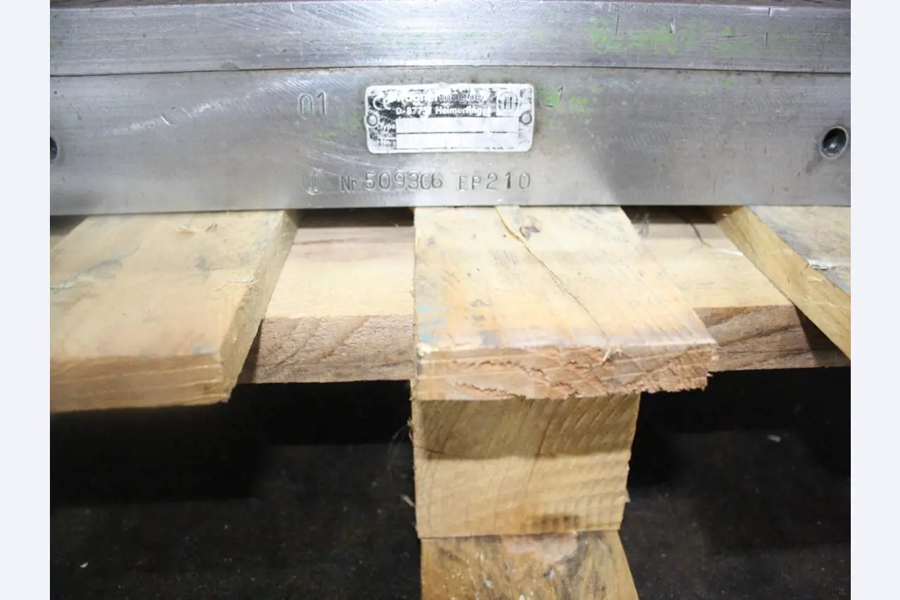 well-maintained machines from the metalworking/ machining sector -4