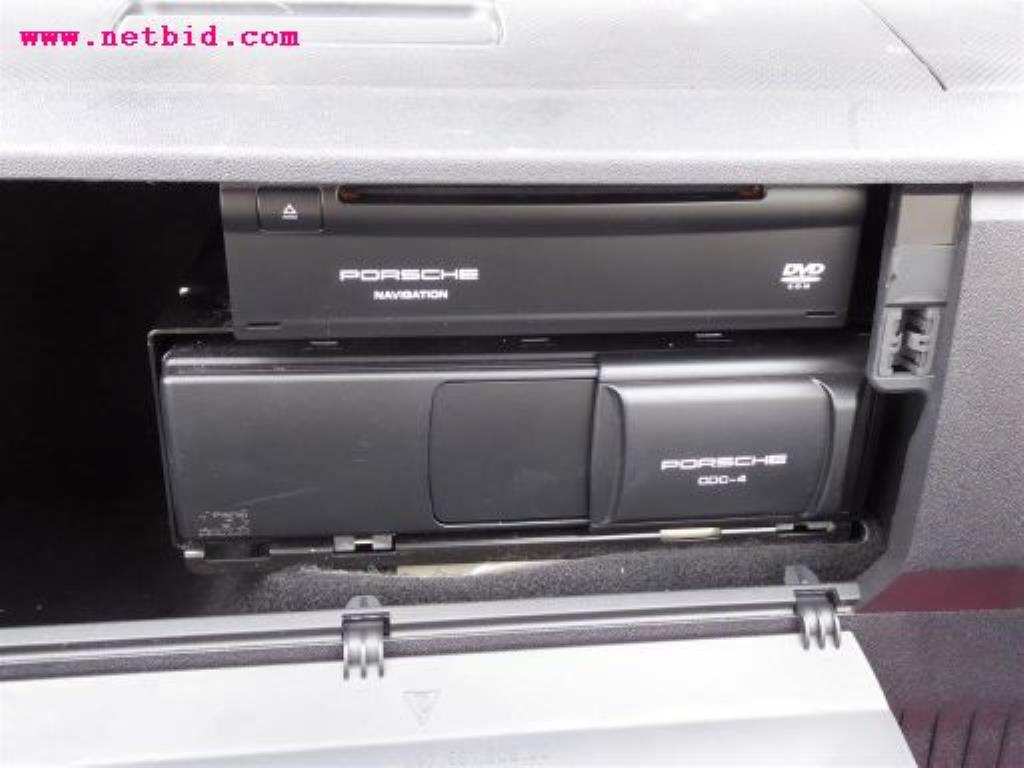 gepflegter Fuhrpark:<br>2 Porsche sowie 3 Harley Davidson-20