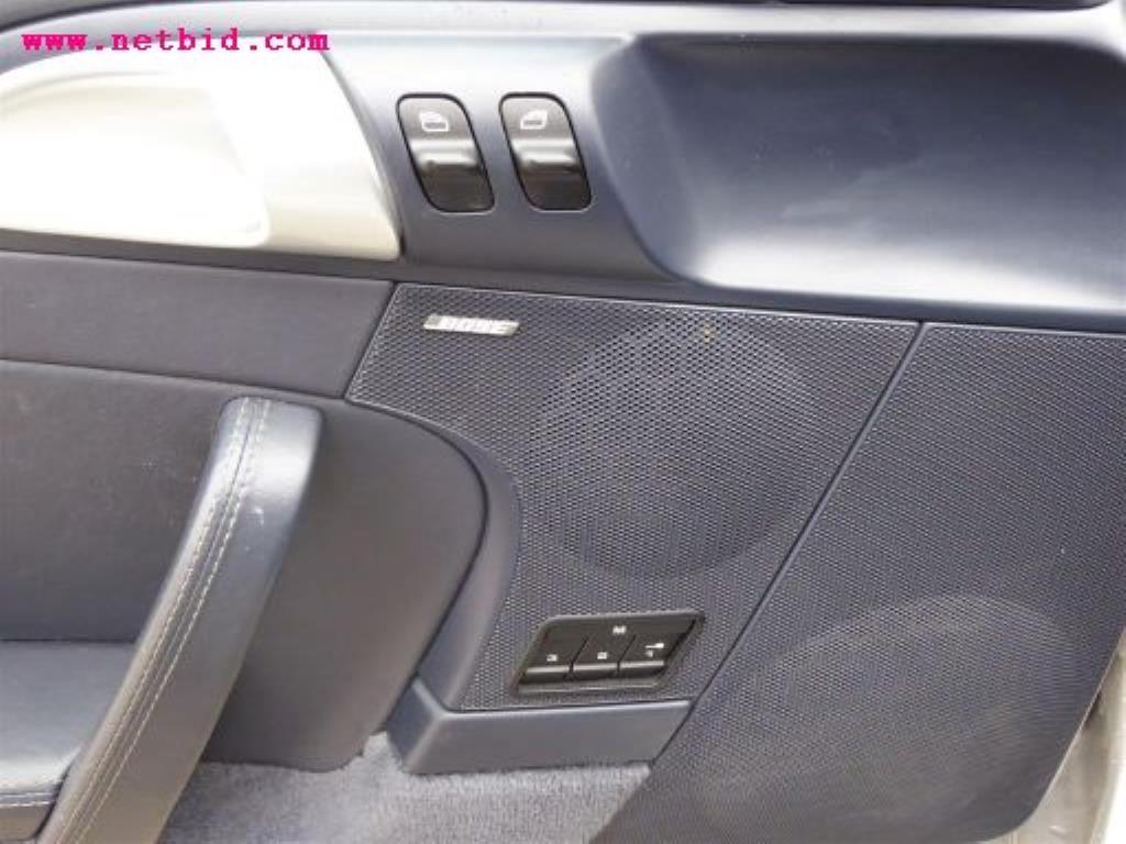 gepflegter Fuhrpark:<br>2 Porsche sowie 3 Harley Davidson-22