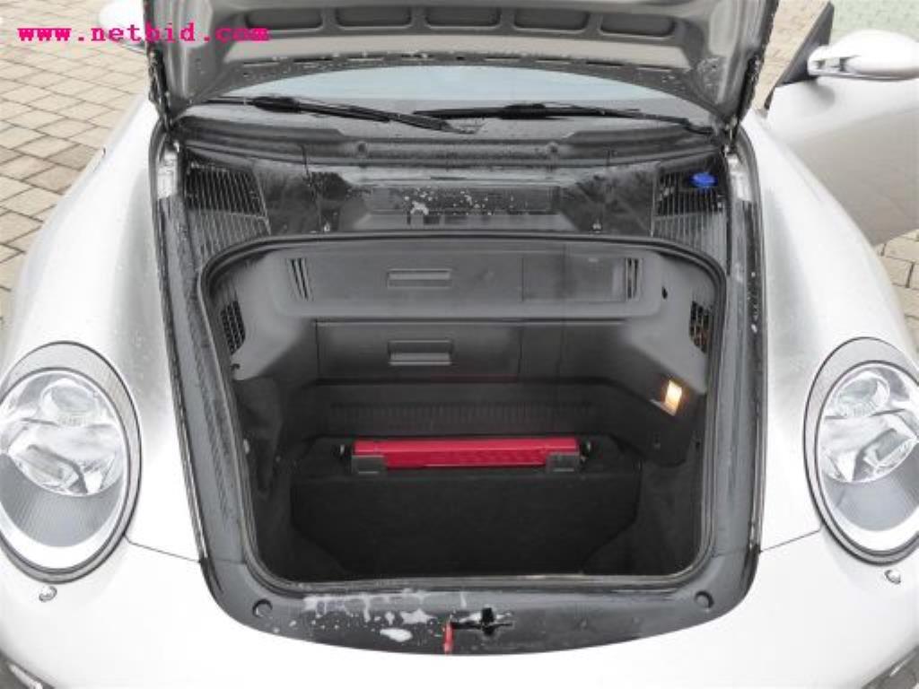 gepflegter Fuhrpark:<br>2 Porsche sowie 3 Harley Davidson-5