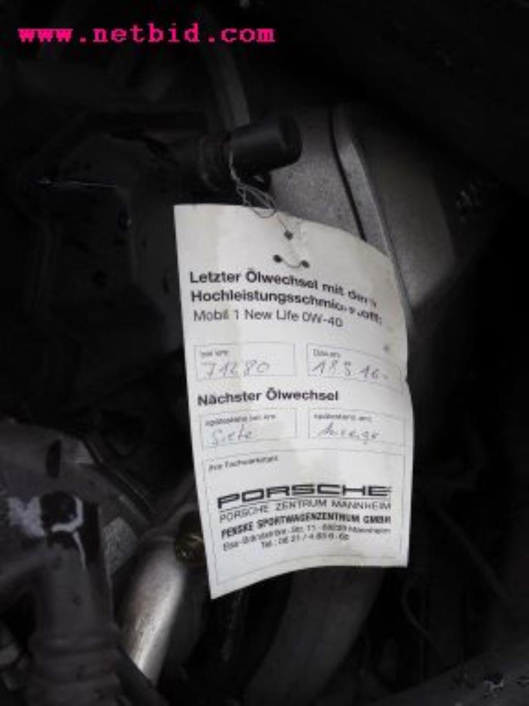 gepflegter Fuhrpark:<br>2 Porsche sowie 3 Harley Davidson-8