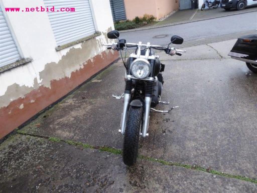 gepflegter Fuhrpark:<br>2 Porsche sowie 3 Harley Davidson-3
