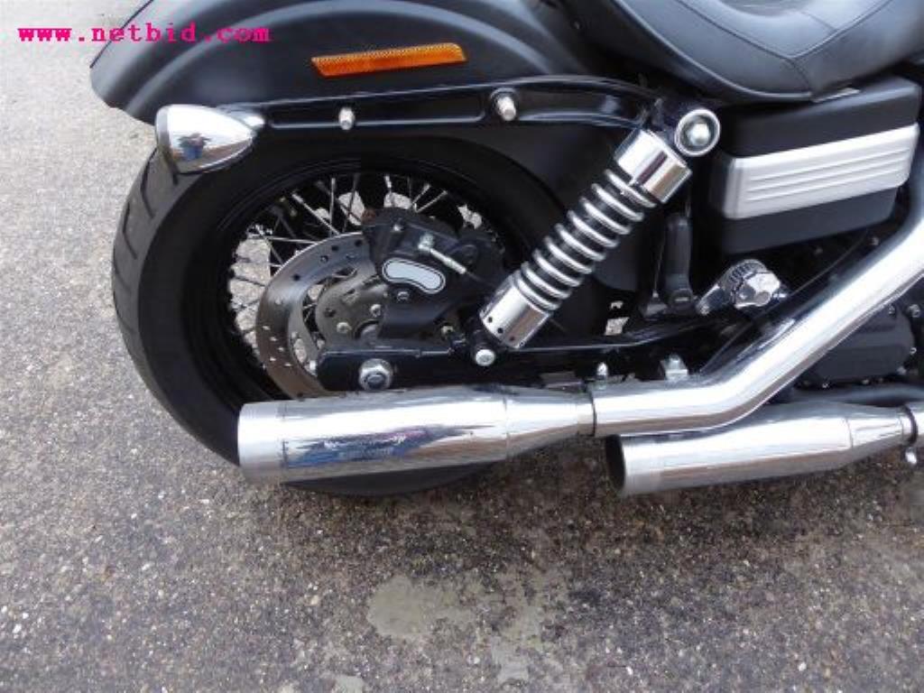 gepflegter Fuhrpark:<br>2 Porsche sowie 3 Harley Davidson-6