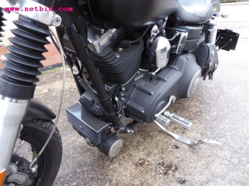 gepflegter Fuhrpark:<br>2 Porsche sowie 3 Harley Davidson-9