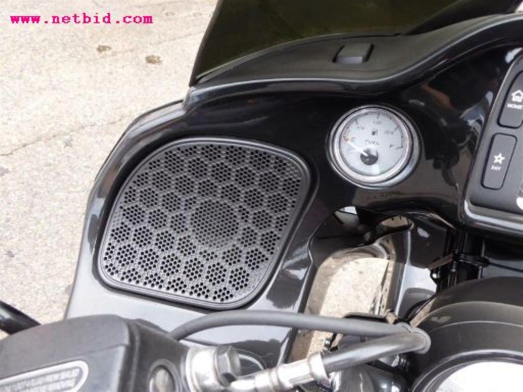 gepflegter Fuhrpark:<br>2 Porsche sowie 3 Harley Davidson-5