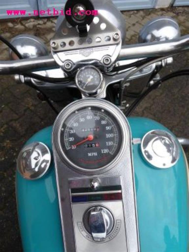 parc automobile bien entretenu:&lt;br&gt;2 Porsche ainsi que 3 Harley Davidson-7