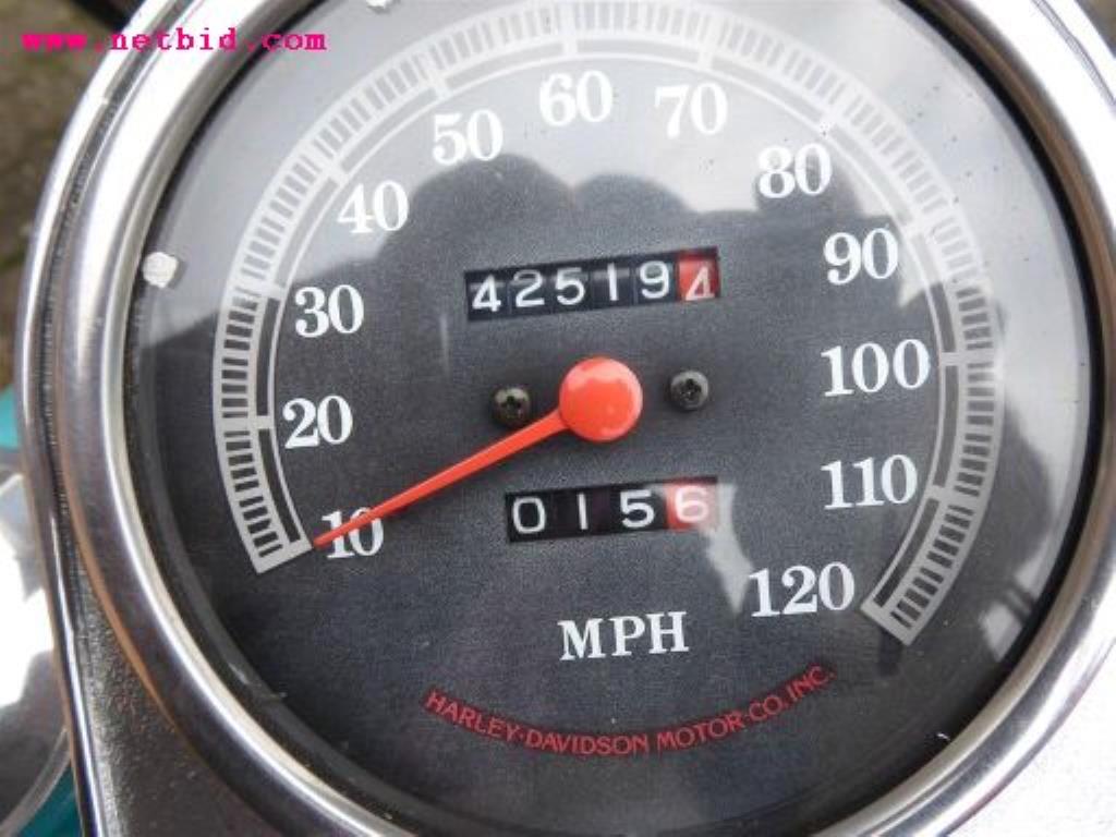 parc automobile bien entretenu:&lt;br&gt;2 Porsche ainsi que 3 Harley Davidson-8