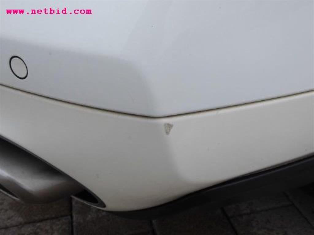 gepflegter Fuhrpark:<br>2 Porsche sowie 3 Harley Davidson-16