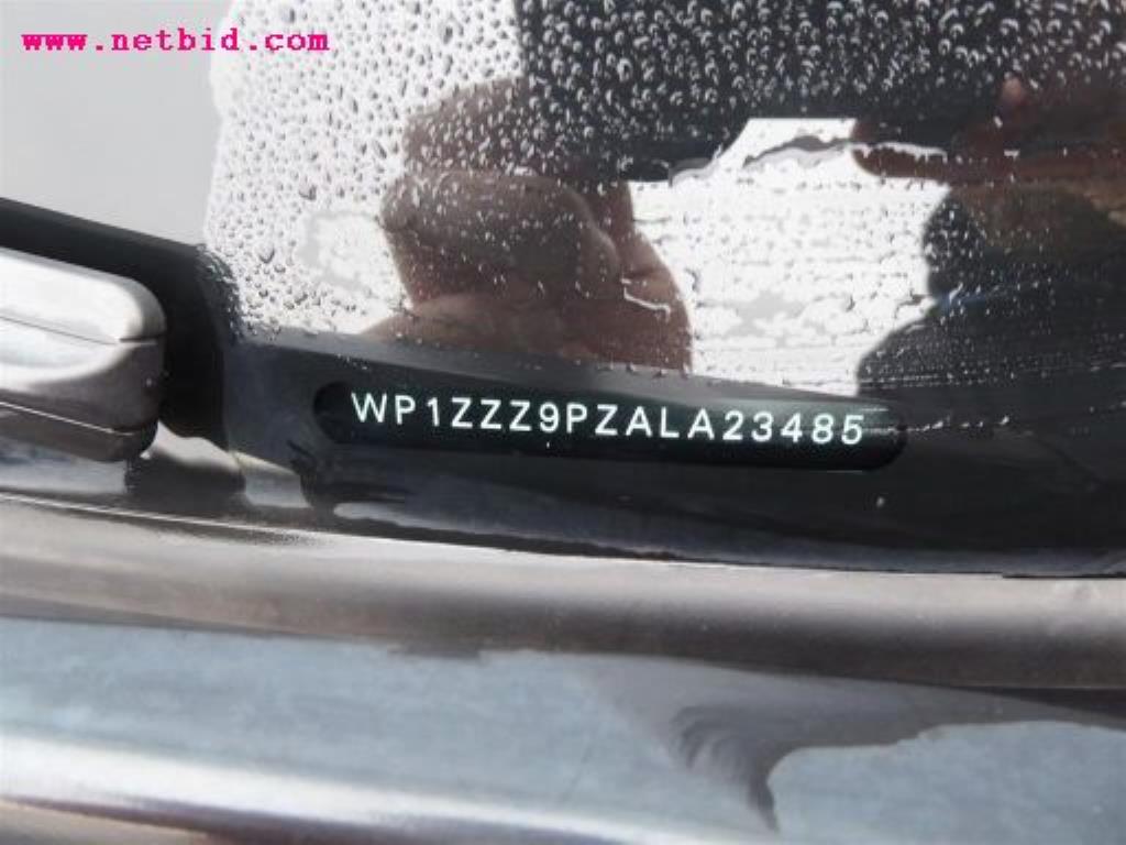 gepflegter Fuhrpark:<br>2 Porsche sowie 3 Harley Davidson-17