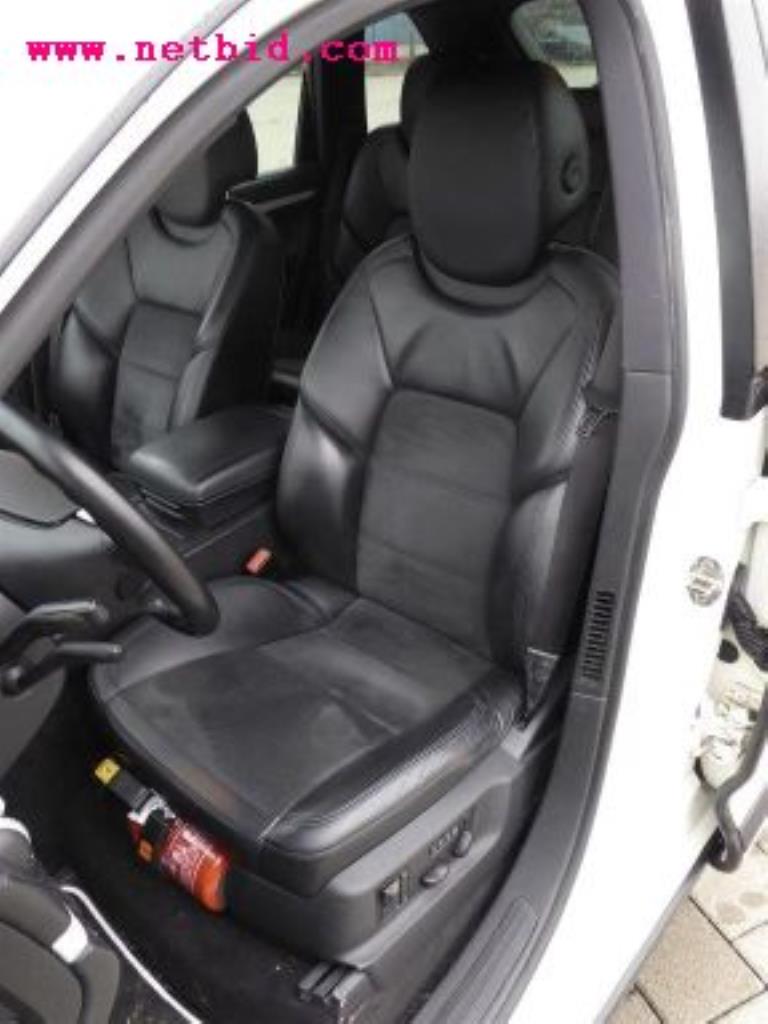 gepflegter Fuhrpark:<br>2 Porsche sowie 3 Harley Davidson-3