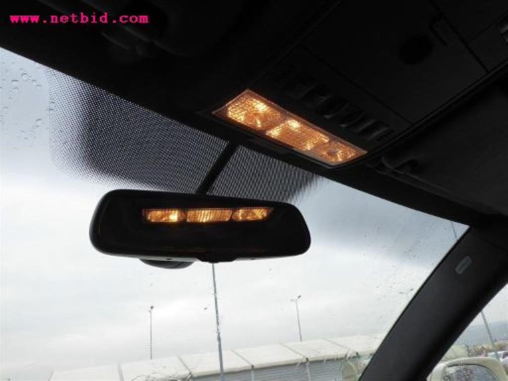 gepflegter Fuhrpark:<br>2 Porsche sowie 3 Harley Davidson-4