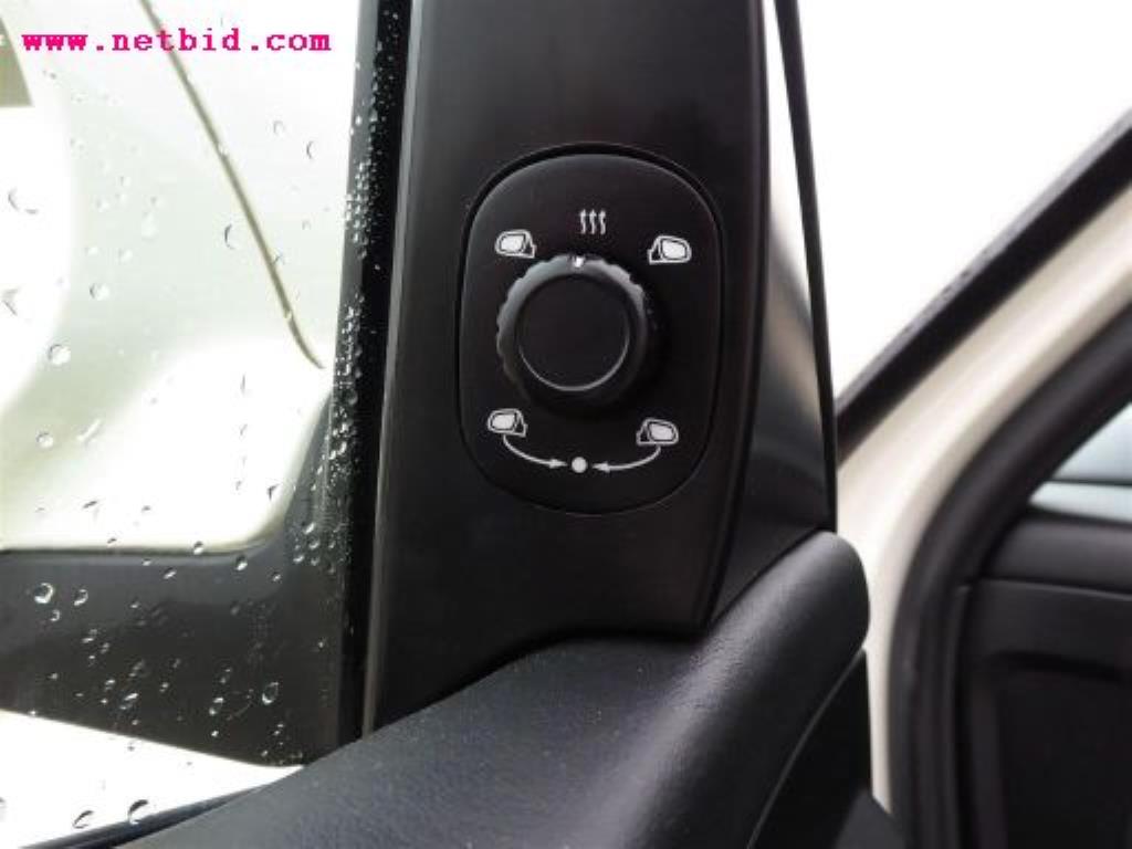 gepflegter Fuhrpark:<br>2 Porsche sowie 3 Harley Davidson-6