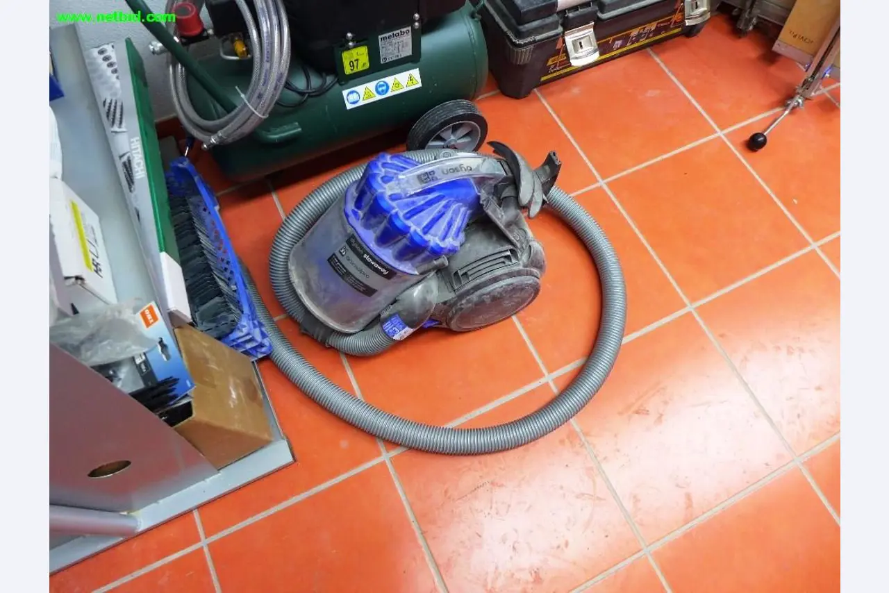 Möbelherstellung, div. Fertigmöbel <br>und Büros-1