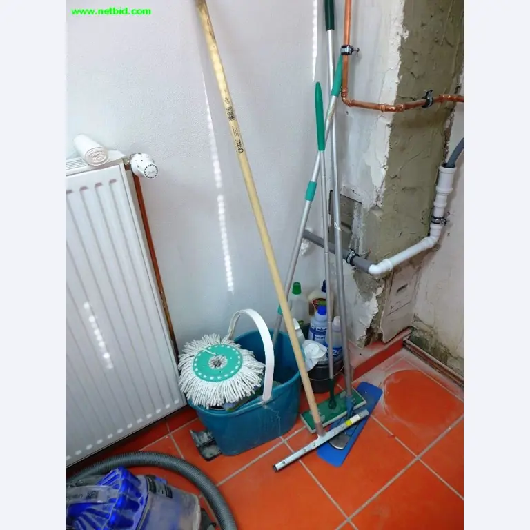 Möbelherstellung, div. Fertigmöbel <br>und Büros-3