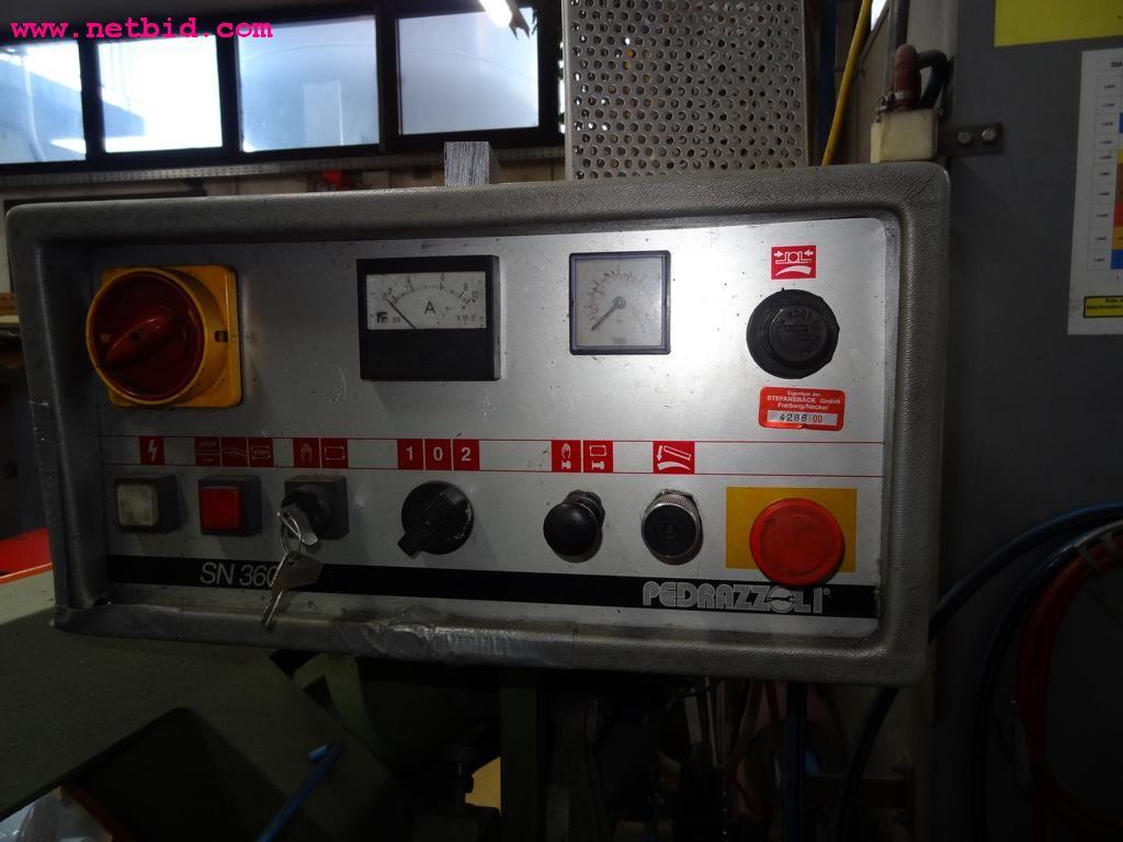 Linhas e máquinas de produção de panificação, equipamento operacional e de escritório e frota de veículos
-3