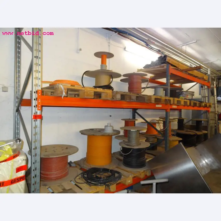 Linhas e máquinas de produção de panificação, equipamento operacional e de escritório e frota de veículos
-1