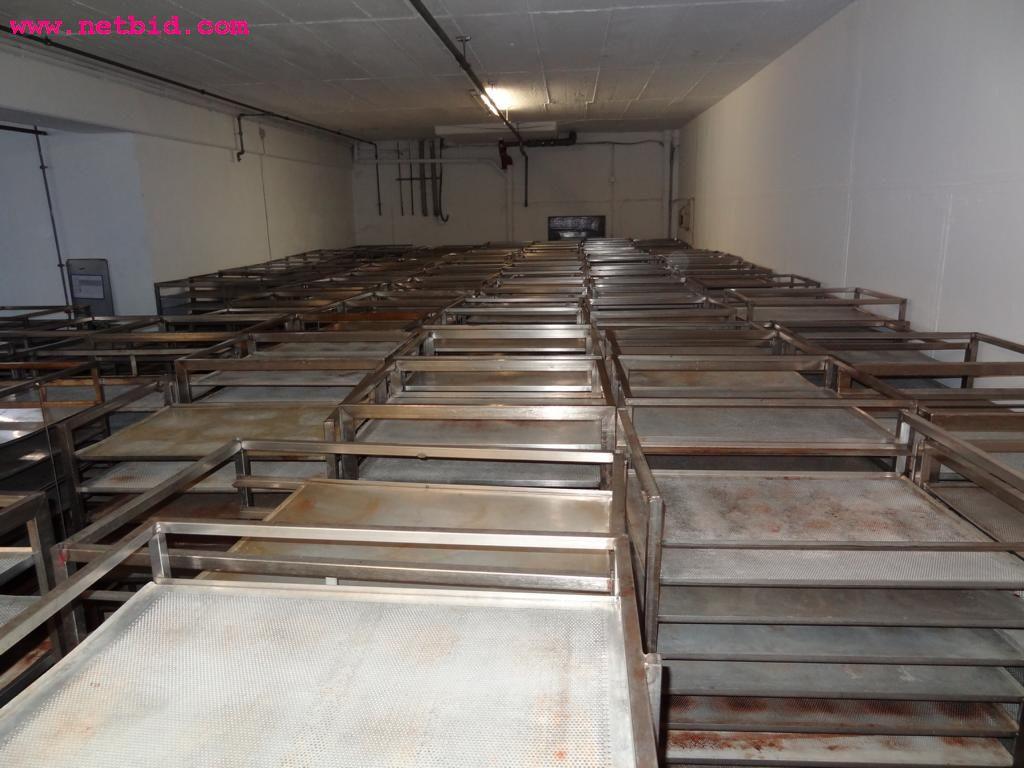 Linhas e máquinas de produção de panificação, equipamento operacional e de escritório e frota de veículos
-3