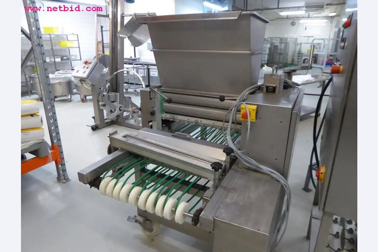 Linhas e máquinas de produção de panificação, equipamento operacional e de escritório e frota de veículos
-3