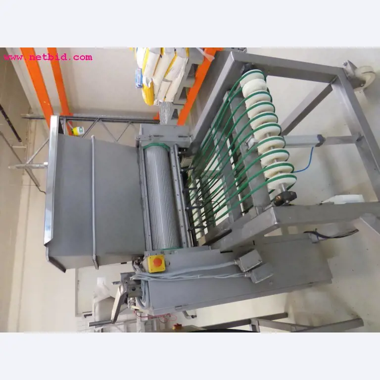 Linhas e máquinas de produção de panificação, equipamento operacional e de escritório e frota de veículos
-4