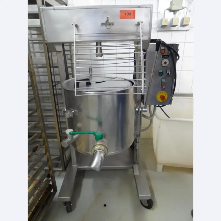 Linhas e máquinas de produção de panificação, equipamento operacional e de escritório e frota de veículos
-1