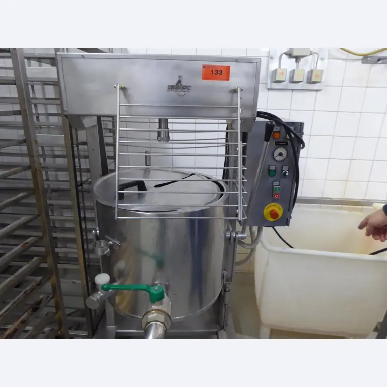 Linhas e máquinas de produção de panificação, equipamento operacional e de escritório e frota de veículos
-2