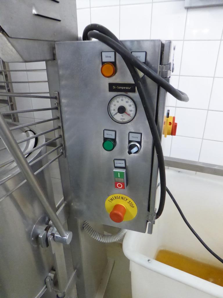 Linhas e máquinas de produção de panificação, equipamento operacional e de escritório e frota de veículos
-3