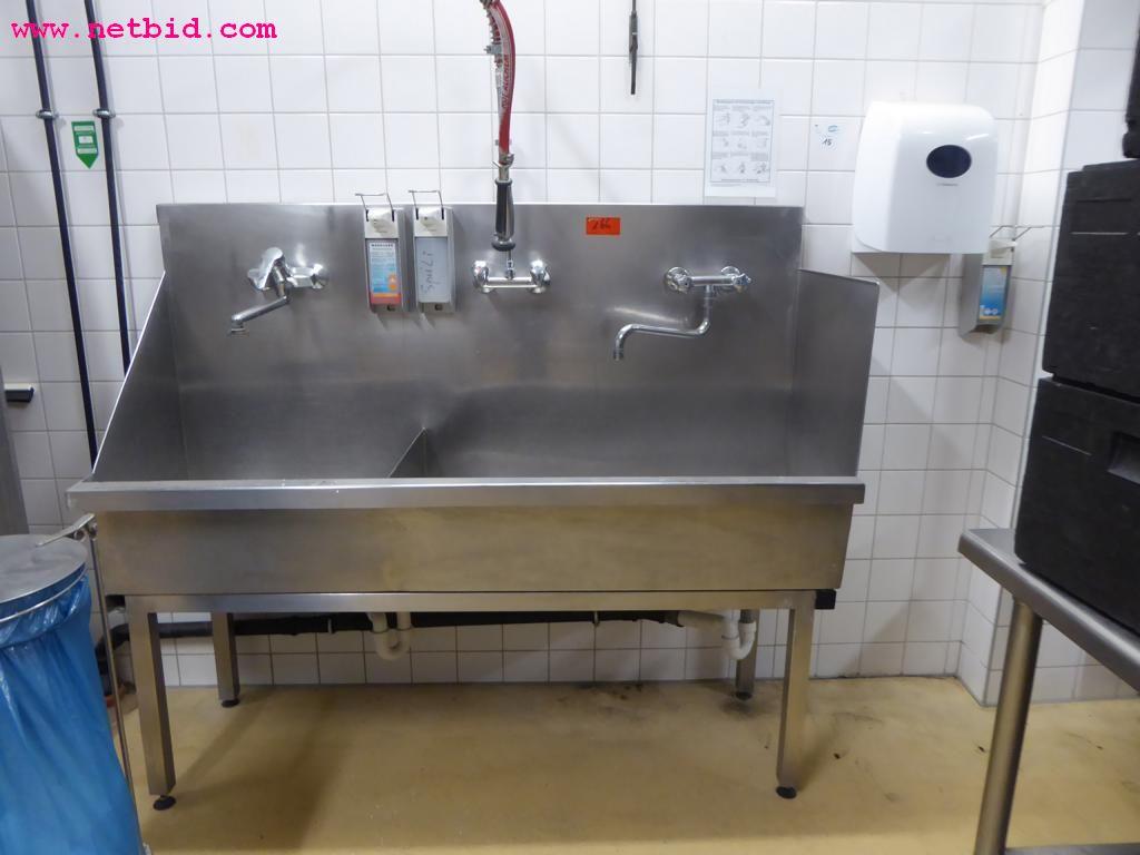 Linhas e máquinas de produção de panificação, equipamento operacional e de escritório e frota de veículos
-4