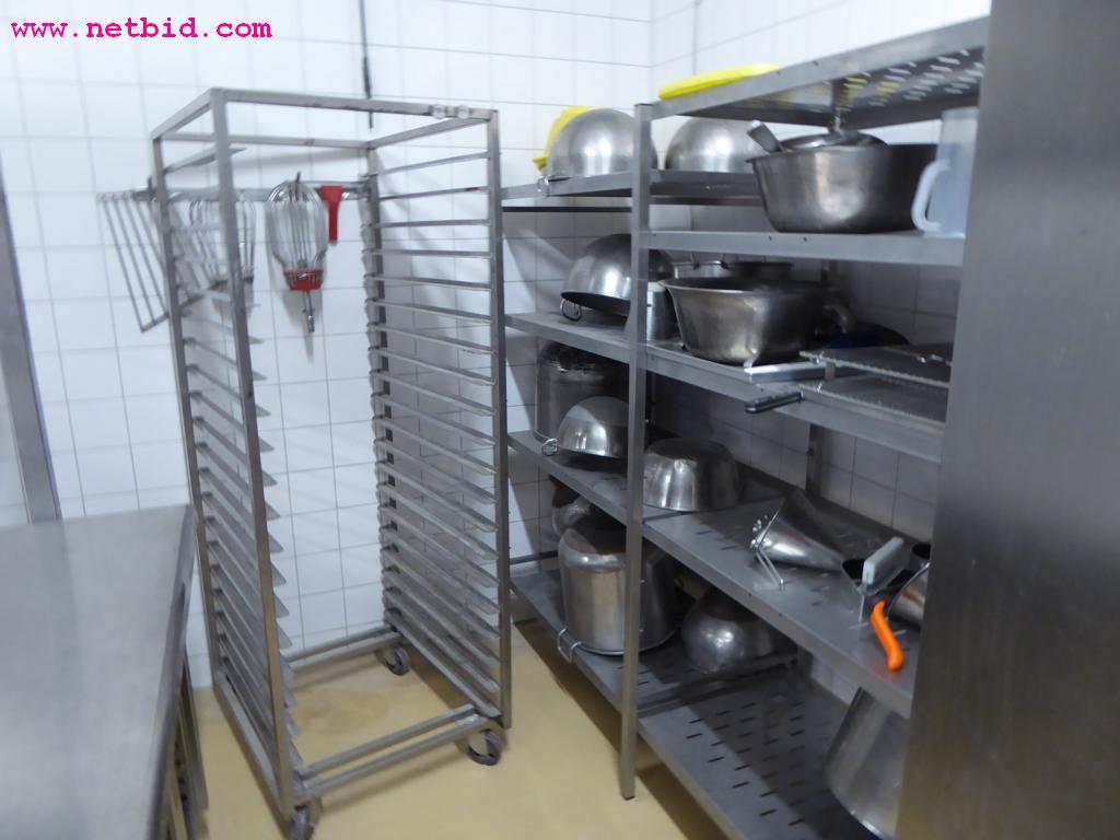 Linhas e máquinas de produção de panificação, equipamento operacional e de escritório e frota de veículos
-6