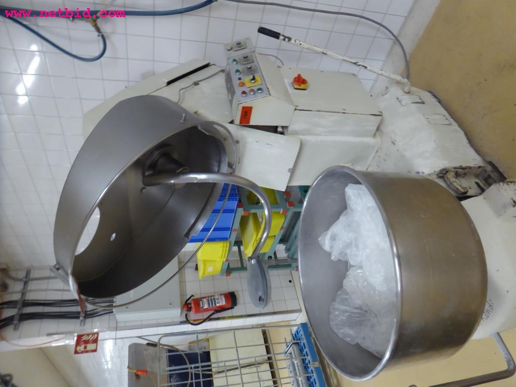 Linhas e máquinas de produção de panificação, equipamento operacional e de escritório e frota de veículos
-3