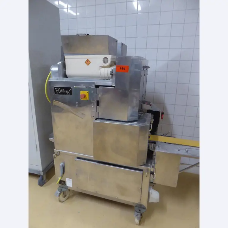 Linhas e máquinas de produção de panificação, equipamento operacional e de escritório e frota de veículos
-1